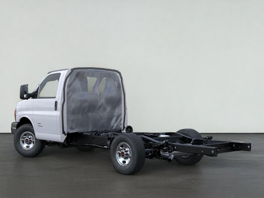 2025 GMC Savana Cutaway 3500 1WT