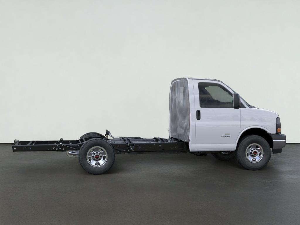 2025 GMC Savana Cutaway 3500 1WT