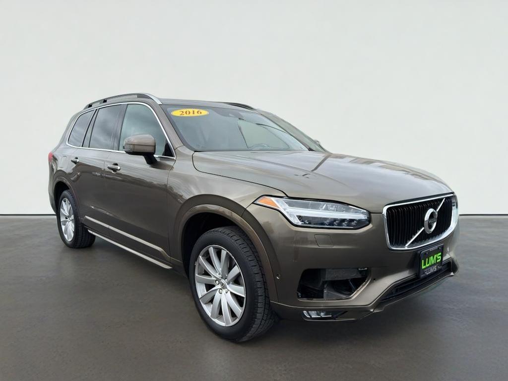 2016 Volvo XC90 T6 Momentum