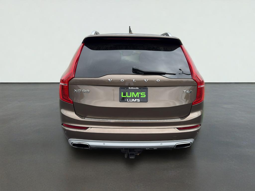 2016 Volvo XC90 T6 Momentum