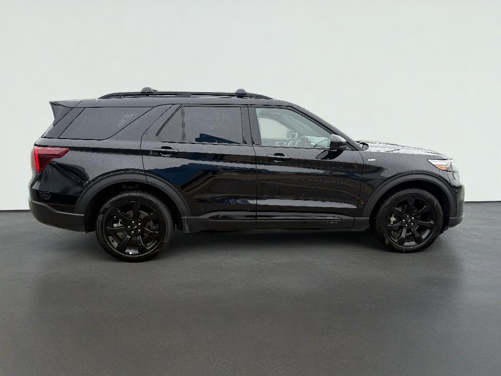 2024 Ford Explorer ST-Line