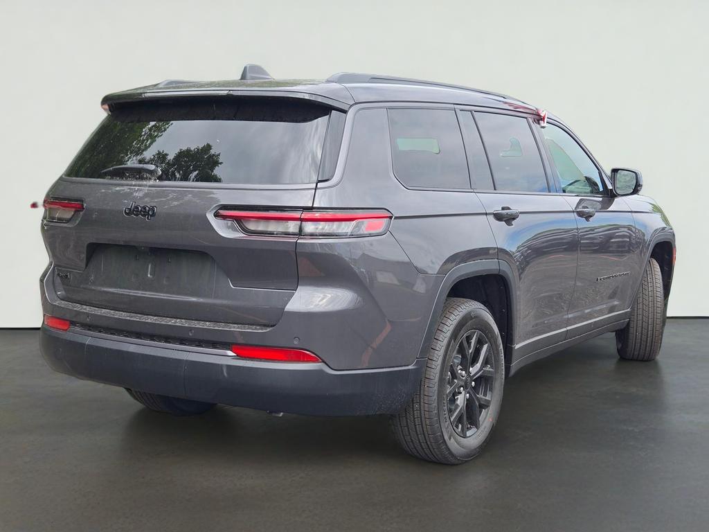 2026 Jeep Grand Cherokee L Laredo Altitude