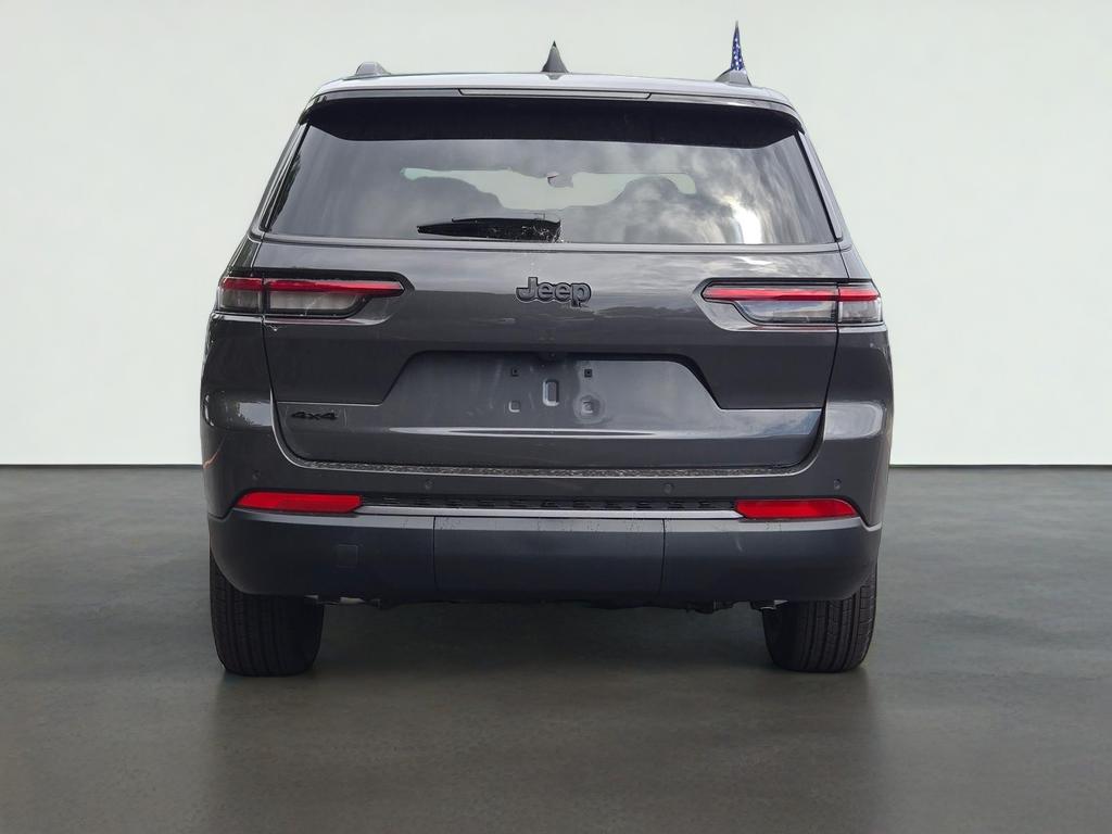 2026 Jeep Grand Cherokee L Laredo Altitude