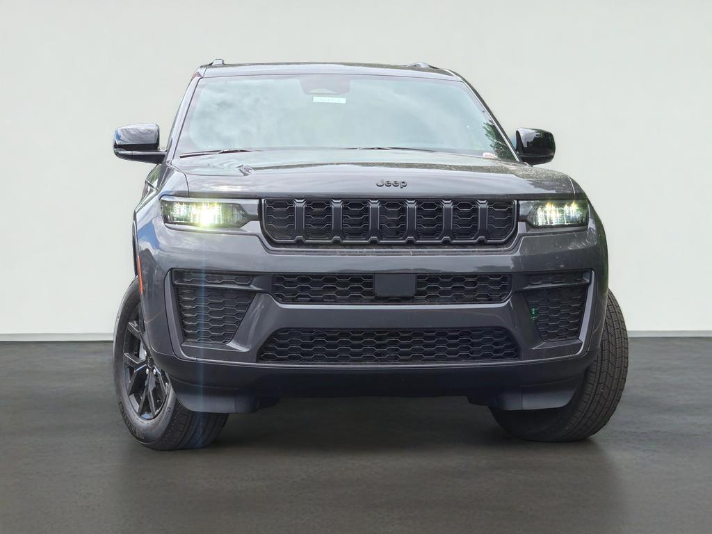 2026 Jeep Grand Cherokee L Laredo Altitude