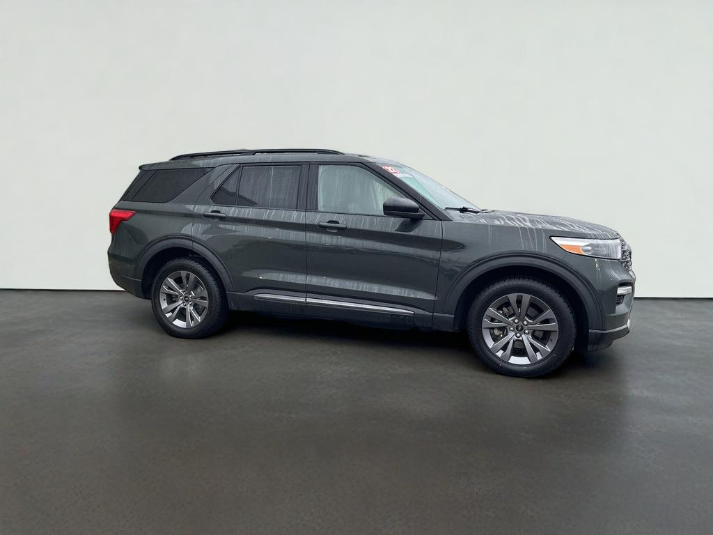 2022 Ford Explorer XLT 4WD's photo