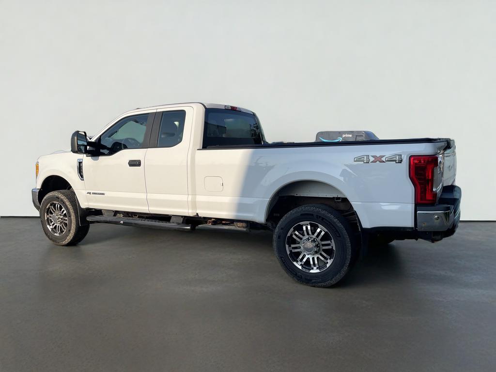 2017 Ford Super Duty F-350 SRW XLT