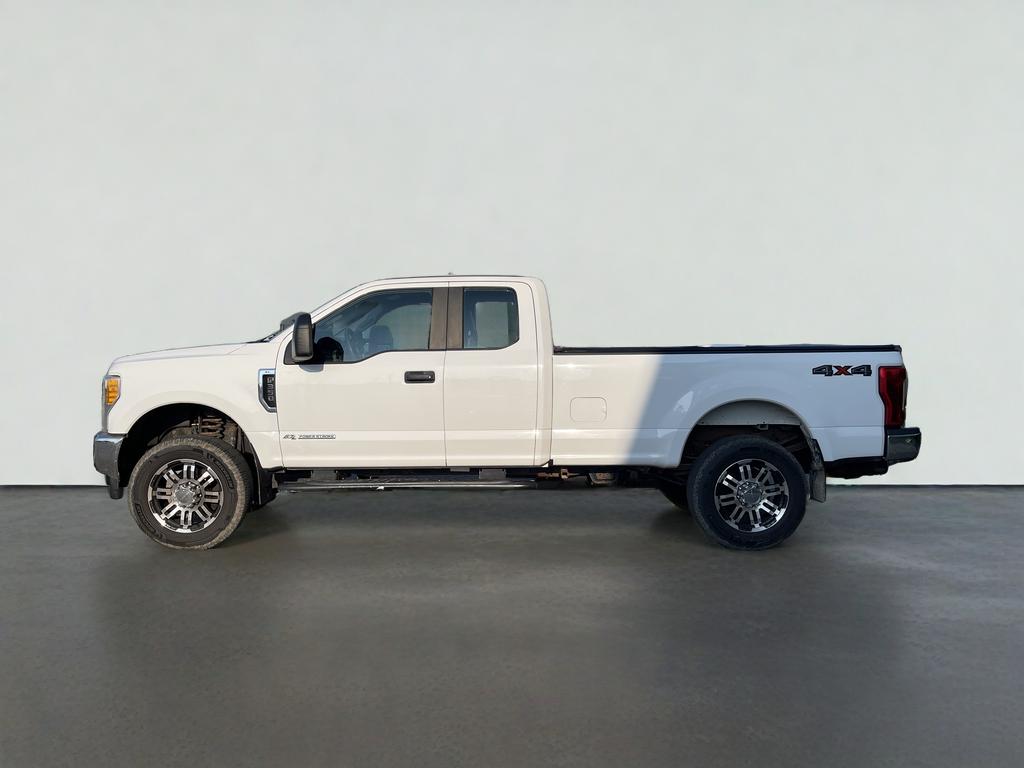 2017 Ford Super Duty F-350 SRW XLT