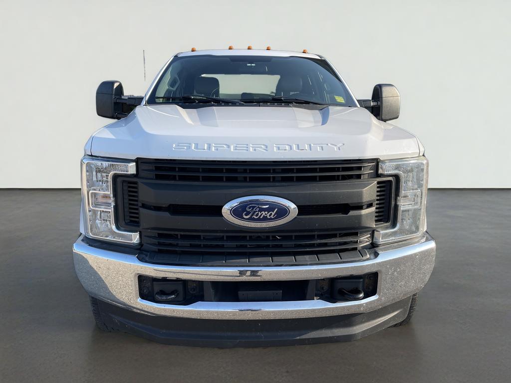 2017 Ford Super Duty F-350 SRW XLT