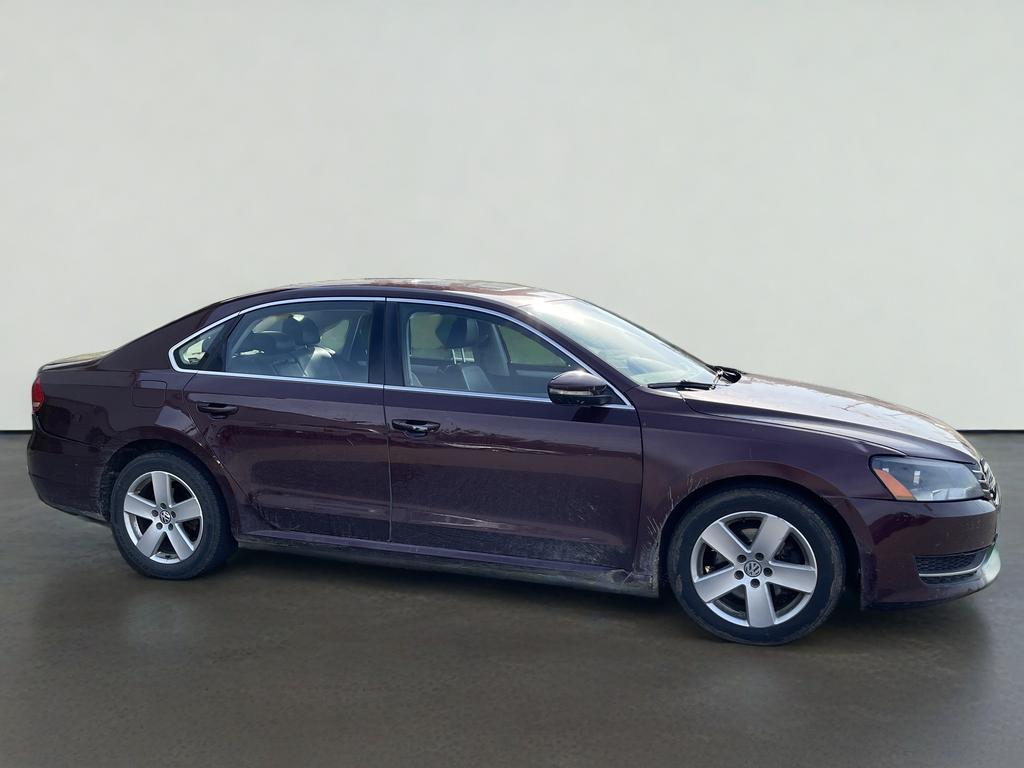 2012 Volkswagen Passat SE w/Sunroof