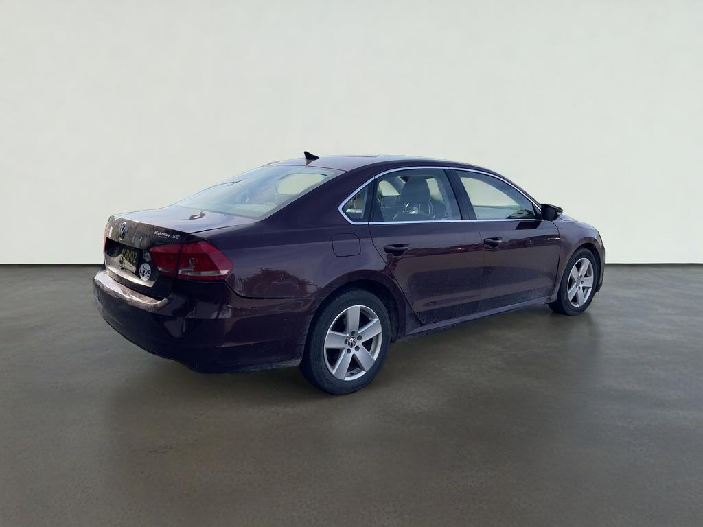 2012 Volkswagen Passat SE w/Sunroof