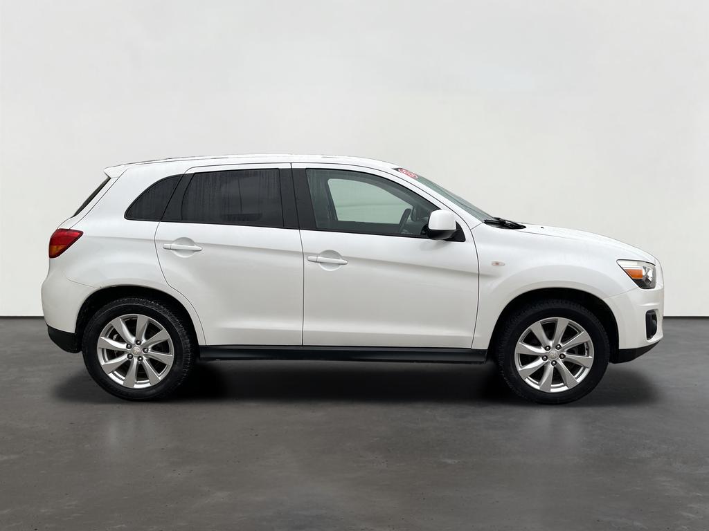 Used 2015 Mitsubishi Outlander Sport ES with VIN 4A4AR3AU6FE041086 for sale in Gaylord, MI
