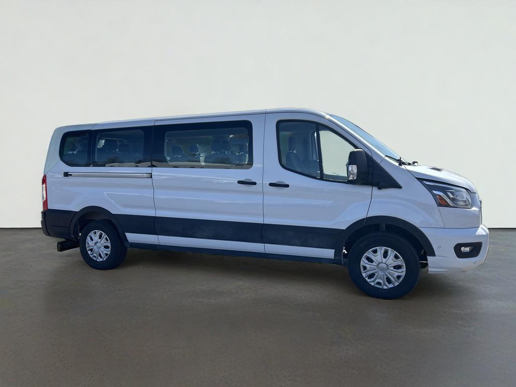 2023 Ford Transit Passenger Wagon XLT