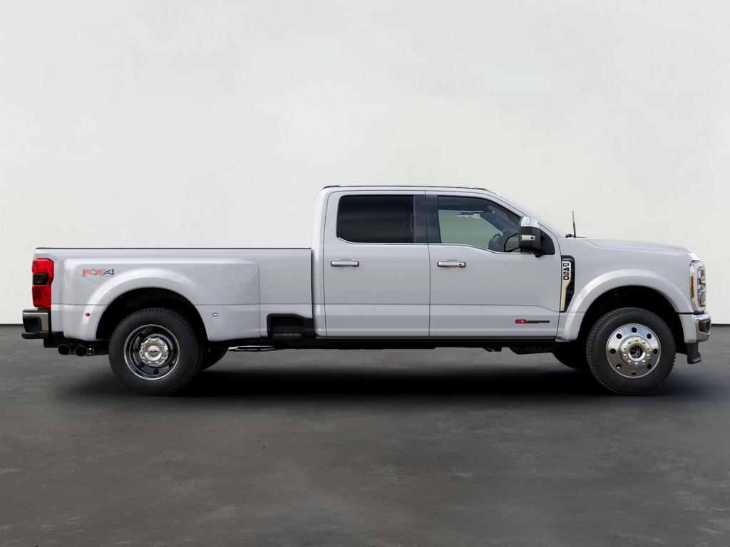 2027 Ford Super Duty F-450 DRW LARIAT