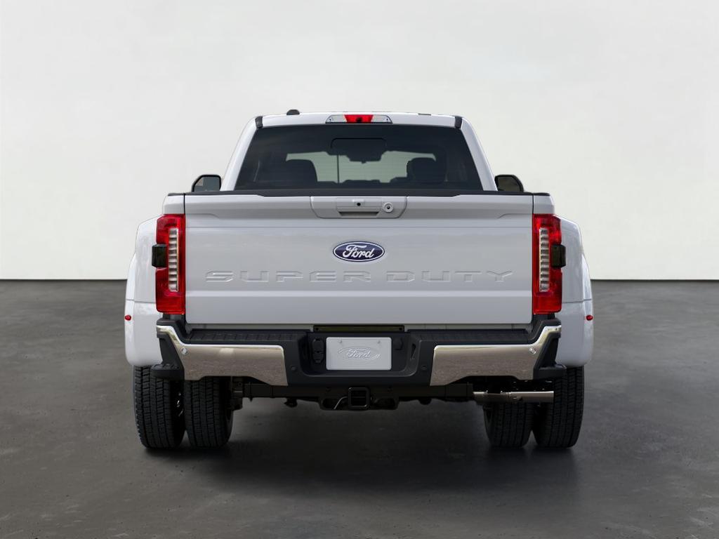 2027 Ford Super Duty F-450 DRW LARIAT