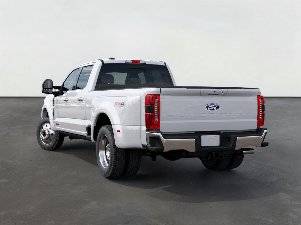 2027 Ford Super Duty F-450 DRW LARIAT
