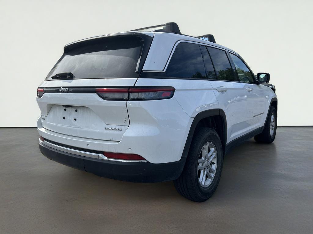 2022 Jeep Grand Cherokee Laredo 4x4