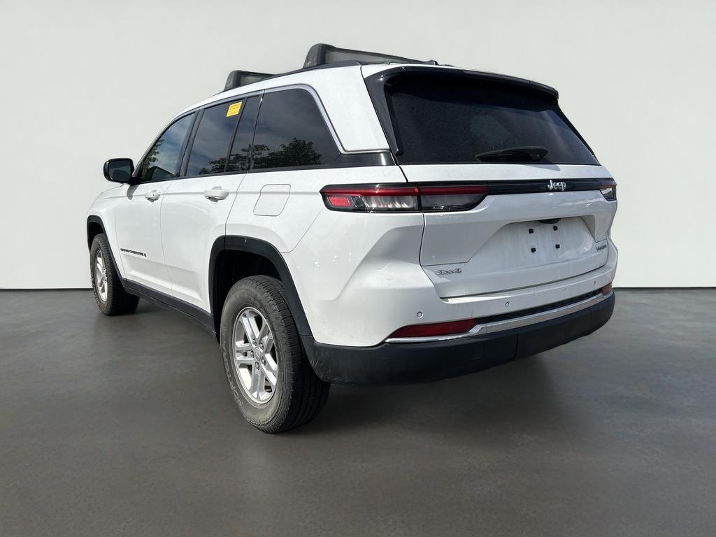 2022 Jeep Grand Cherokee Laredo 4x4