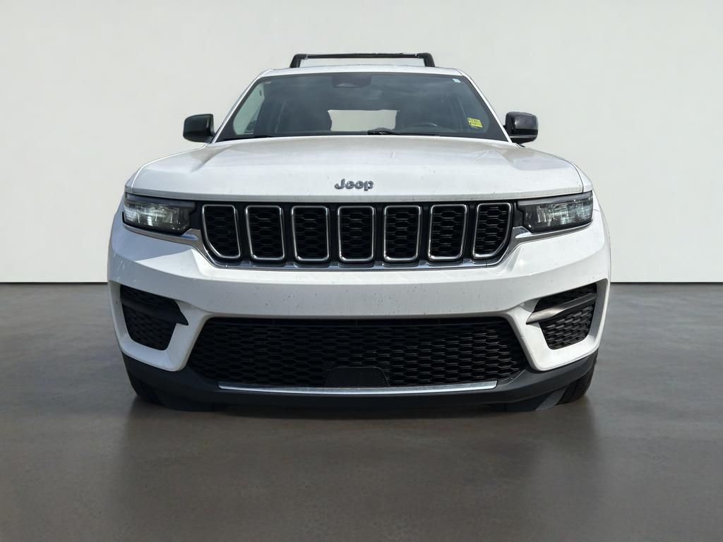 2022 Jeep Grand Cherokee Laredo 4x4