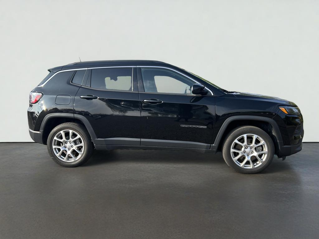 2023 Jeep Compass Latitude Lux FWD