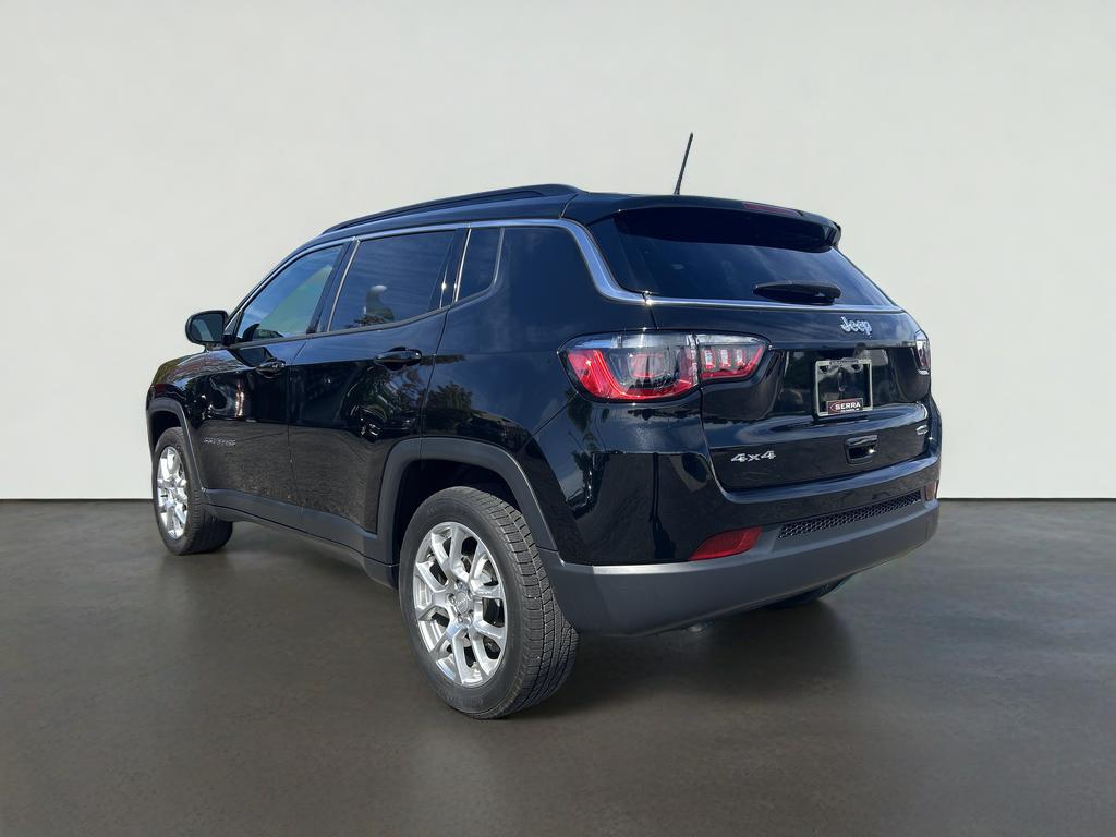 2023 Jeep Compass Latitude Lux FWD