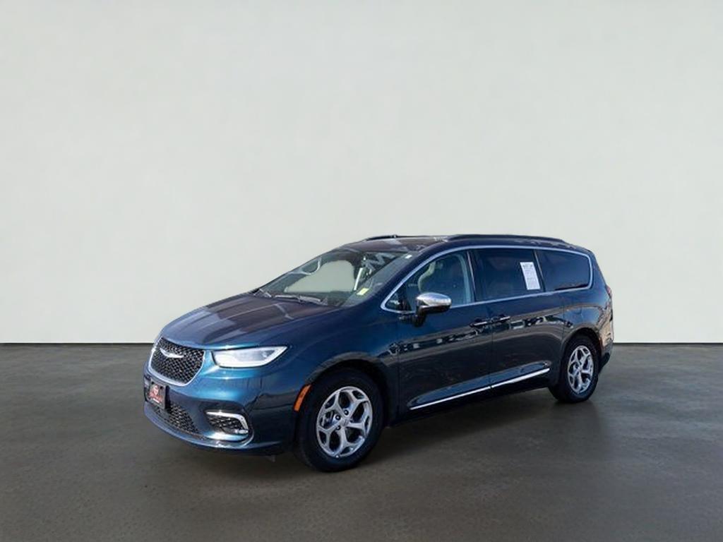 2023 Chrysler Pacifica Limited's photo
