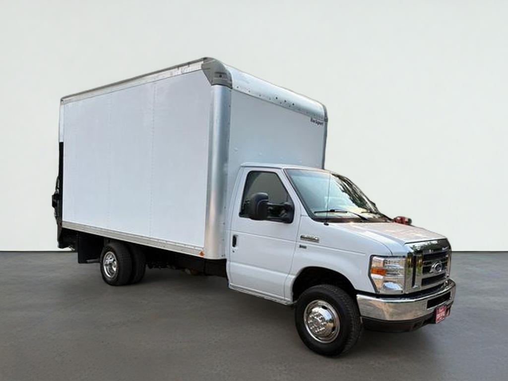 2015 Ford E-350SD Base Cutaway