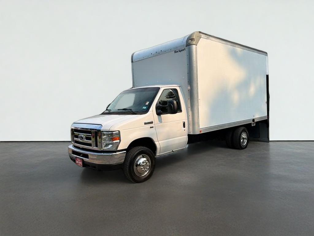 2015 Ford E-350SD Base Cutaway