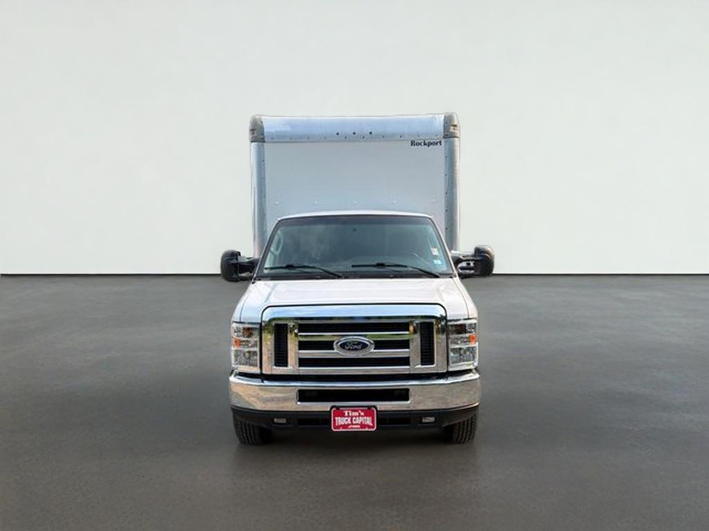 2015 Ford E-350SD Base Cutaway