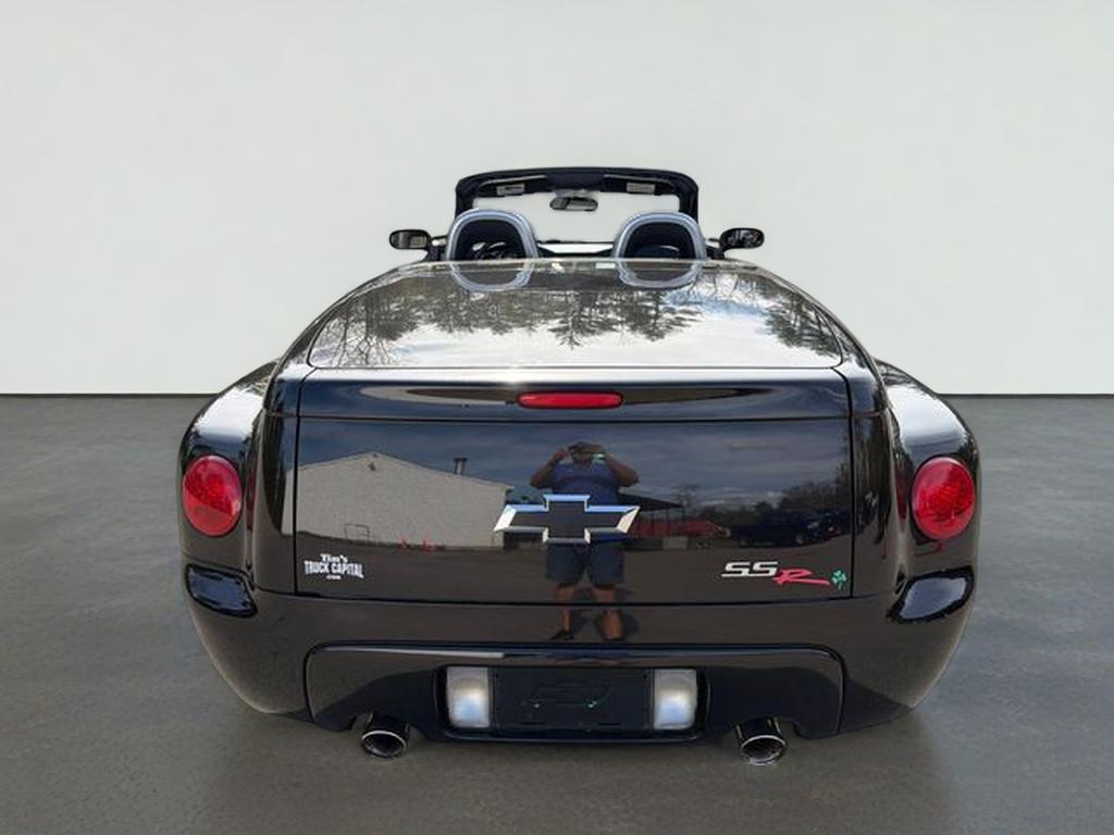 2004 Chevrolet SSR Base