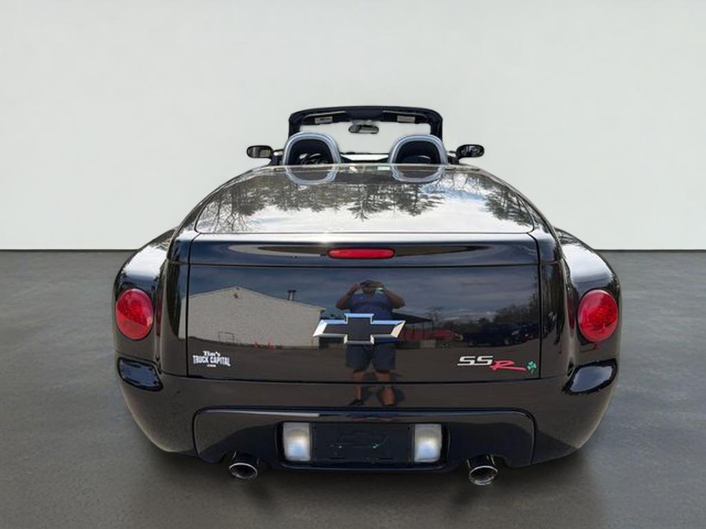 2004 Chevrolet SSR Base