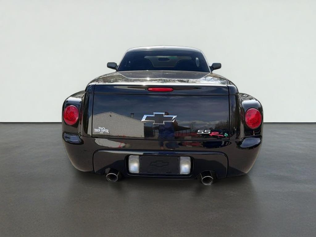 2004 Chevrolet SSR Base