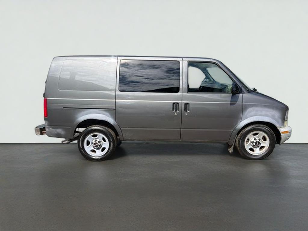2005 GMC Safari Base
