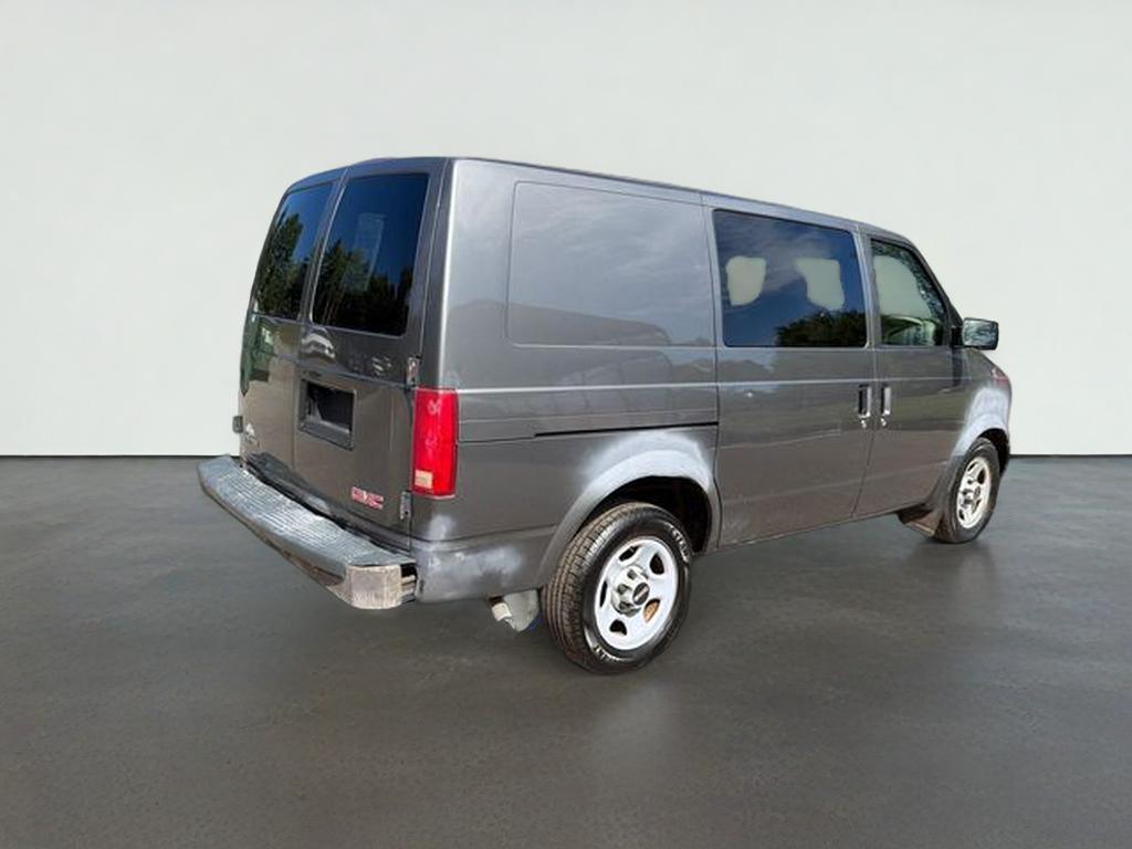 2005 GMC Safari Base