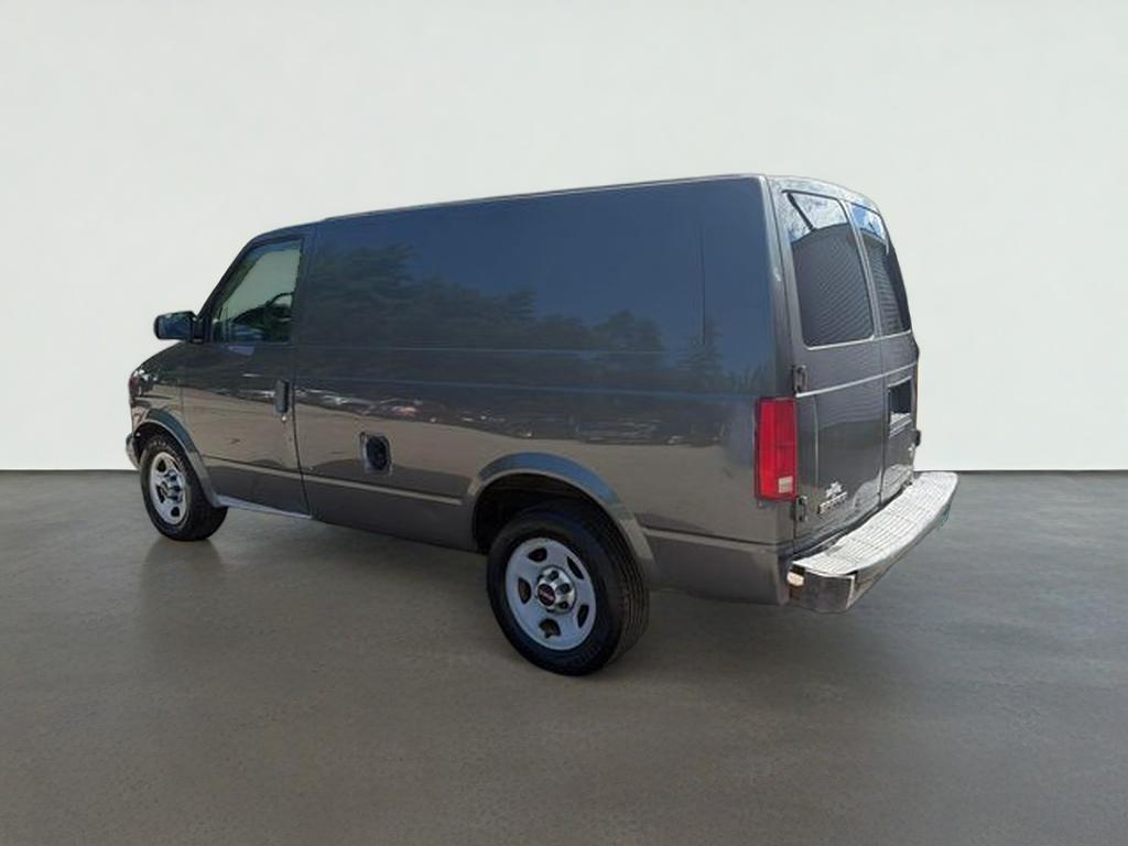 2005 GMC Safari Base