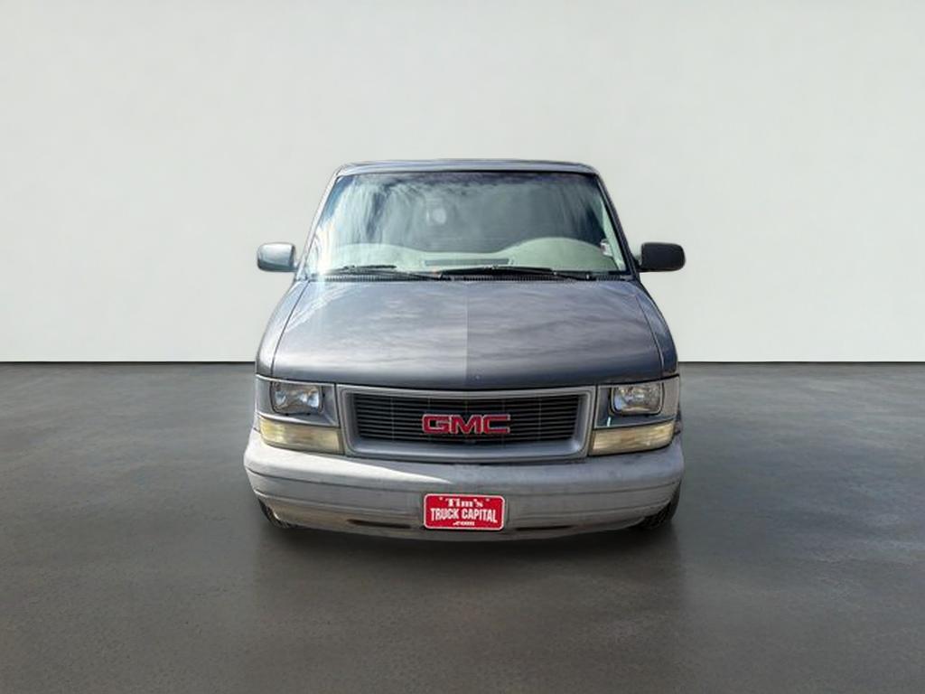 2005 GMC Safari Base