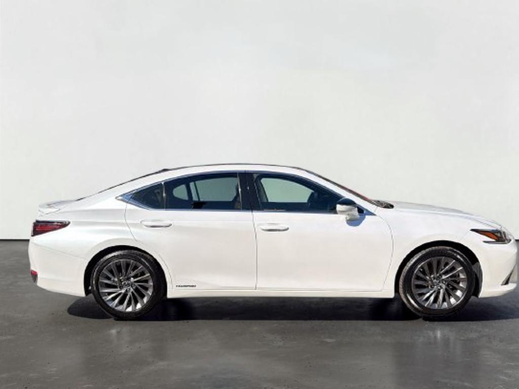 2021 Lexus ES 300h Ultra Luxury