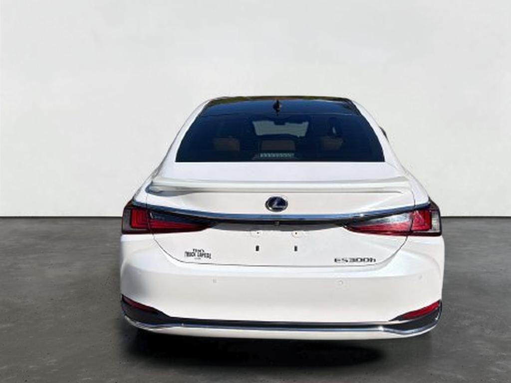 2021 Lexus ES 300h Ultra Luxury