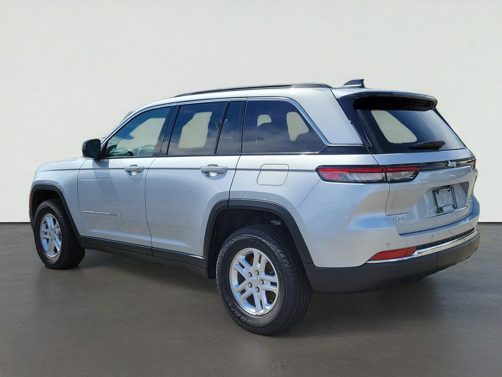2025 Jeep Grand Cherokee Laredo 4x4