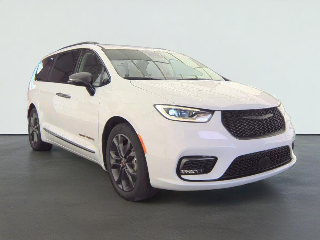 2024 Chrysler Pacifica Touring L Road Tripper