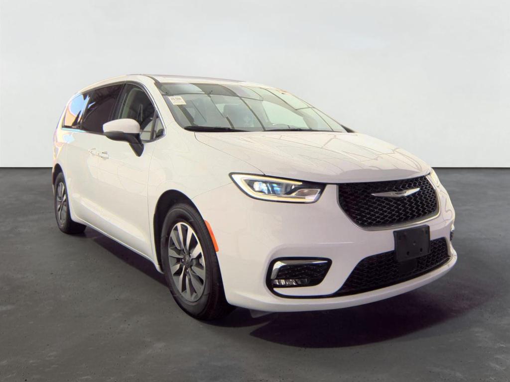 2023 Chrysler Pacifica Plug-In Hybrid Touring L
