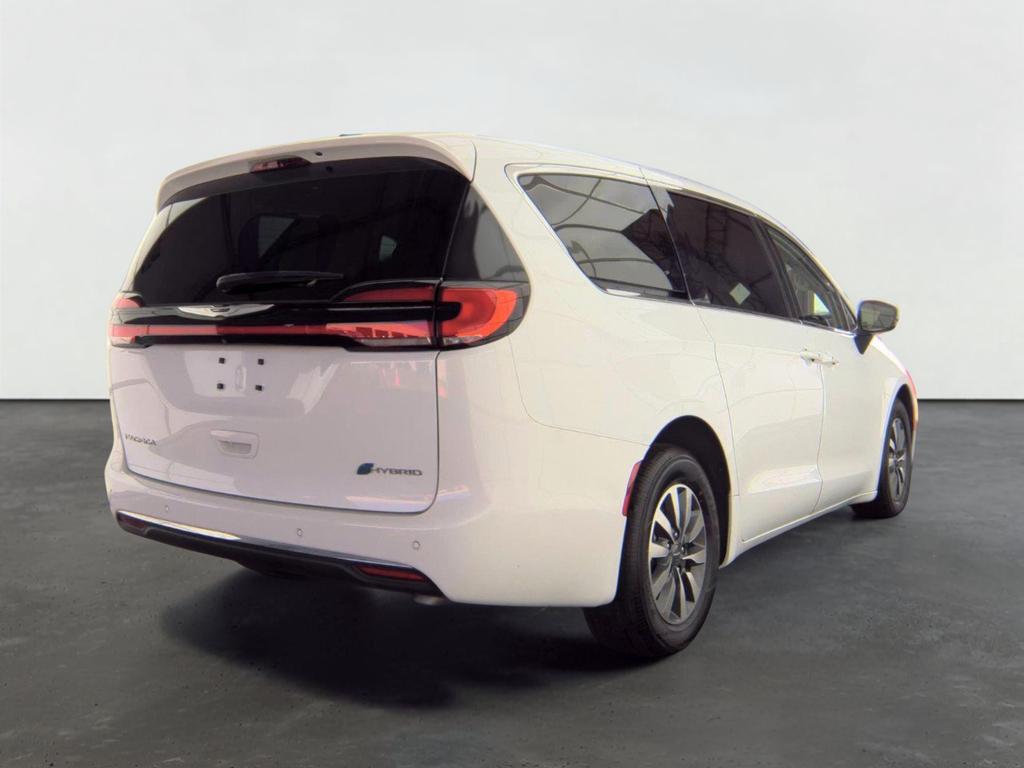 2023 Chrysler Pacifica Plug-In Hybrid Touring L