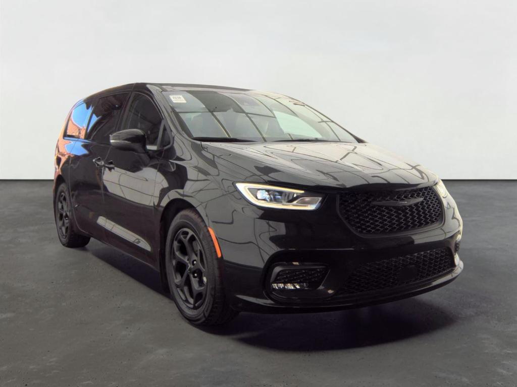 2023 Chrysler Pacifica Hybrid Touring L