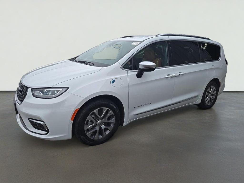 2025 Chrysler Pacifica Hybrid Pinnacle