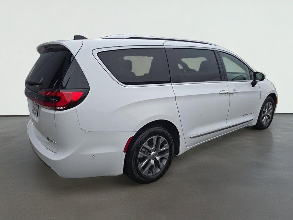2025 Chrysler Pacifica Hybrid Pinnacle