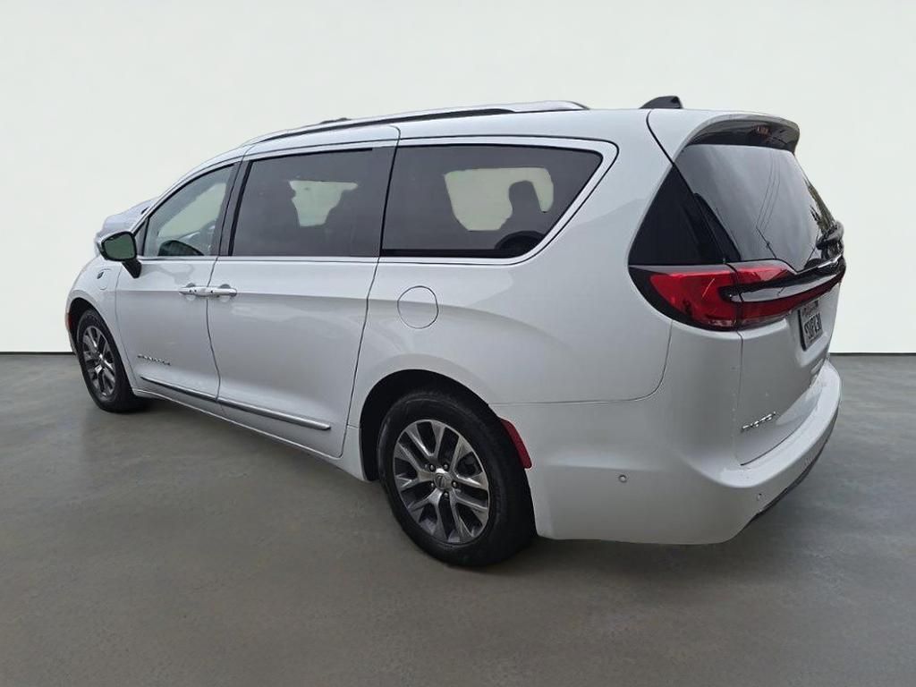 2025 Chrysler Pacifica Hybrid Pinnacle