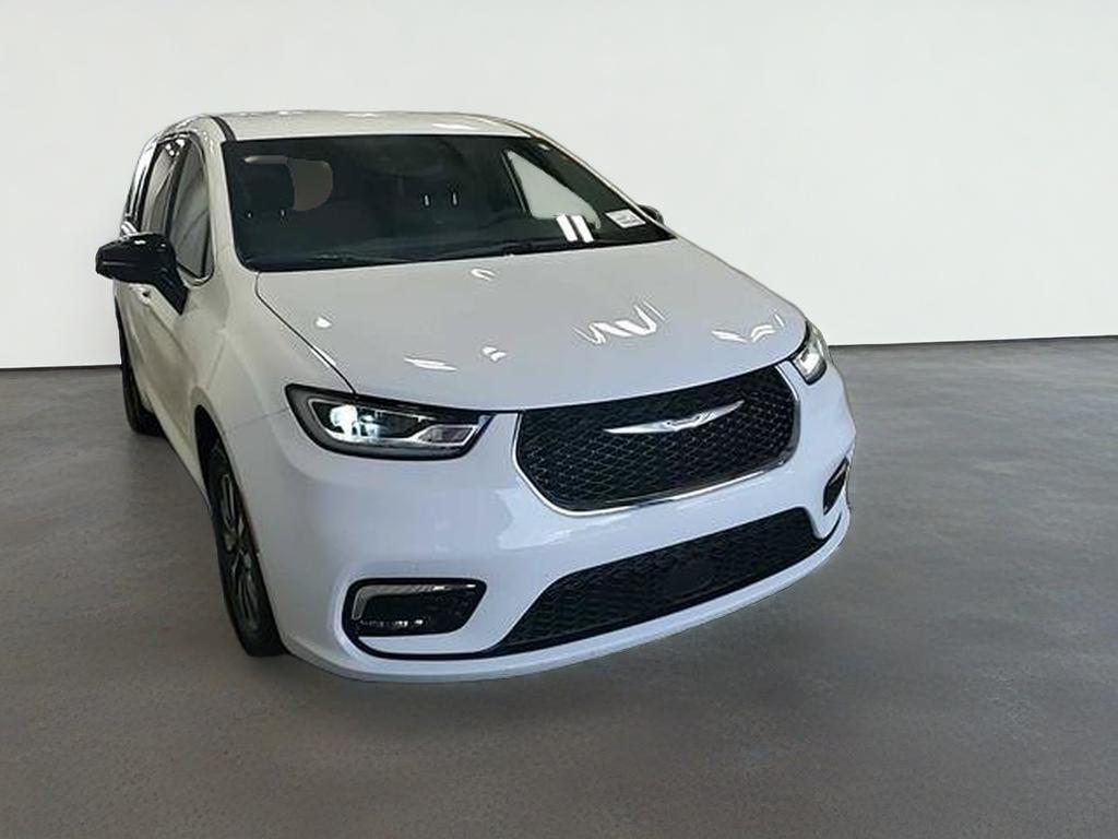 2025 Chrysler Pacifica Hybrid Select