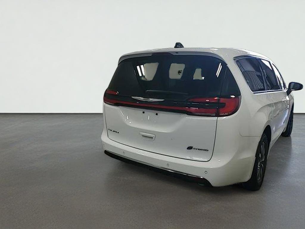 2025 Chrysler Pacifica Hybrid Select