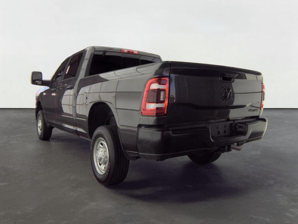 2024 RAM 2500 Tradesman Crew Cab 4x4 6'4' Box