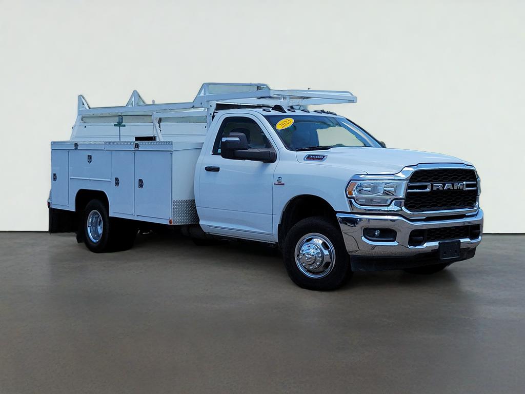 2023 RAM 3500 Chassis Tradesman/SLT