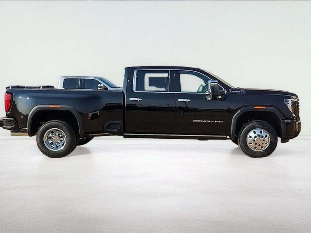 2026 GMC Sierra 3500 HD Denali Ultimate DRW